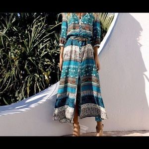 Chiffon maxi dress. Boho  v-neck floral print  MED